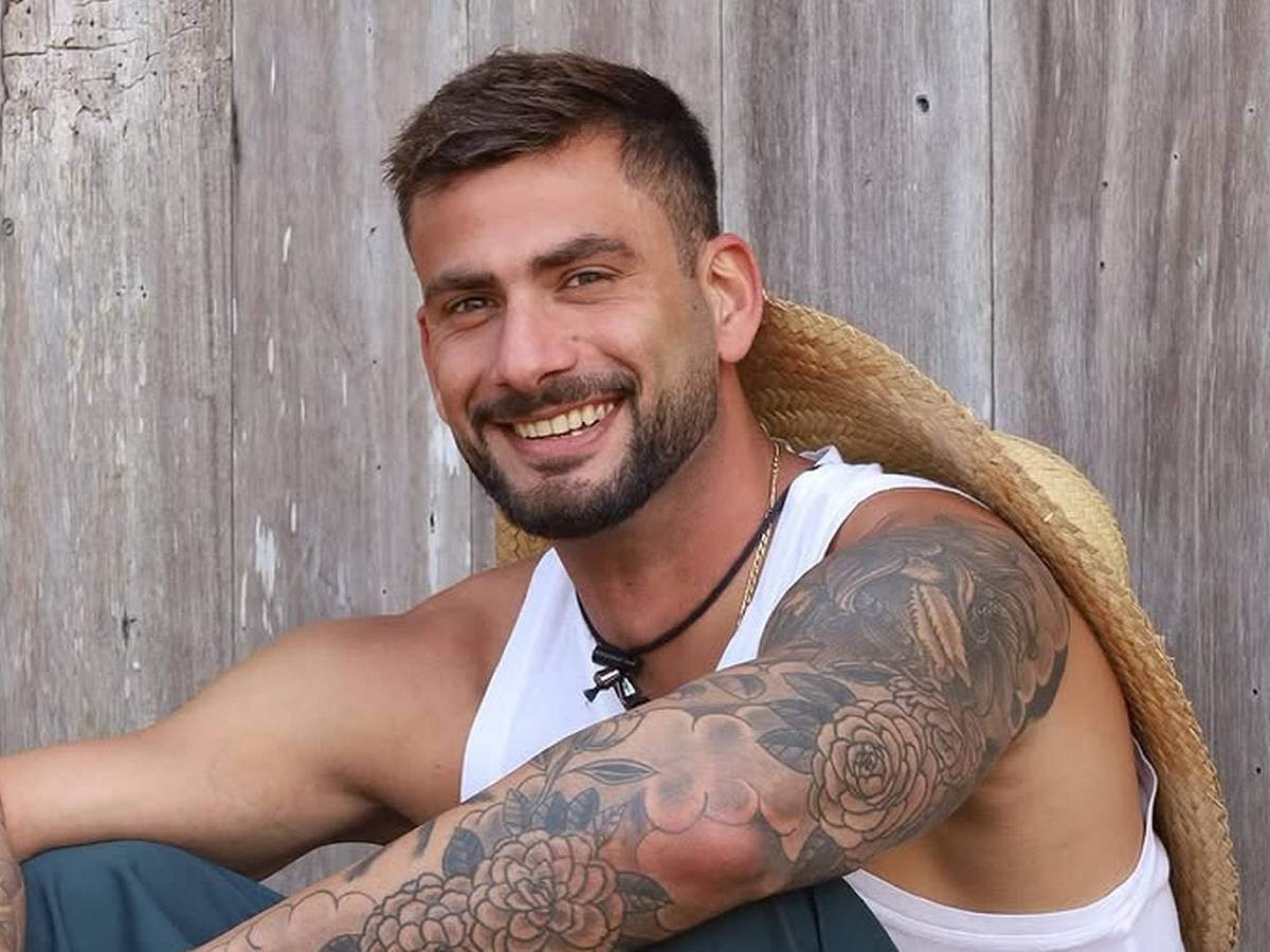 Nizam explica motivo de parar de produzir conteúdo adulto 