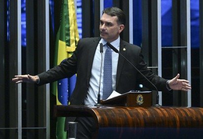 O senador Flávio Bolsonaro afirmou que recebeu o aval do pai para candidatura na terça-feira, mas somente ontem resolveu oficializar -  (crédito:  Carlos Moura/Agência Senado) -O senador Flávio Bolsonaro afirmou que recebeu o aval do pai para candidatura na terça-feira, mas somente ontem resolveu oficializar -  (crédito:  Carlos Moura/Agência Senado)