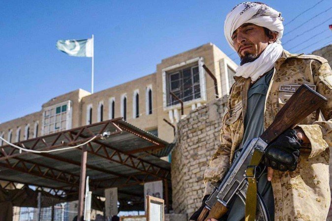 Afeganistão e Paquistão trocam novos ataques na fronteira  -  (crédito: BBC Geral)