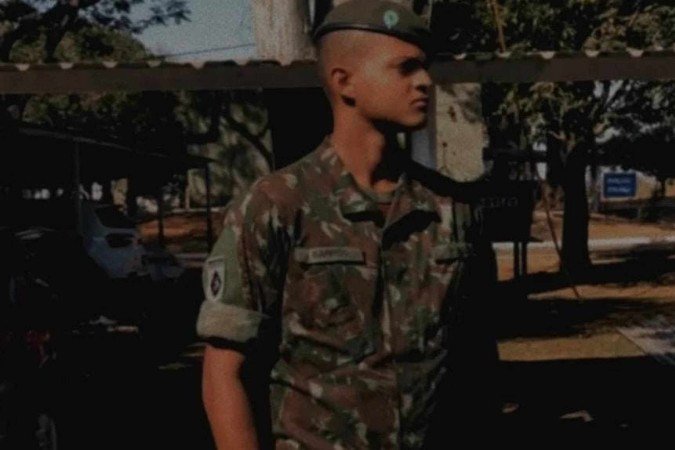 Kelvin Barros, 21 anos, é o confessou o assassinato da militar Maria de Lourdes Freire, 25 anos. -  (crédito: Reprodução/redes sociais)