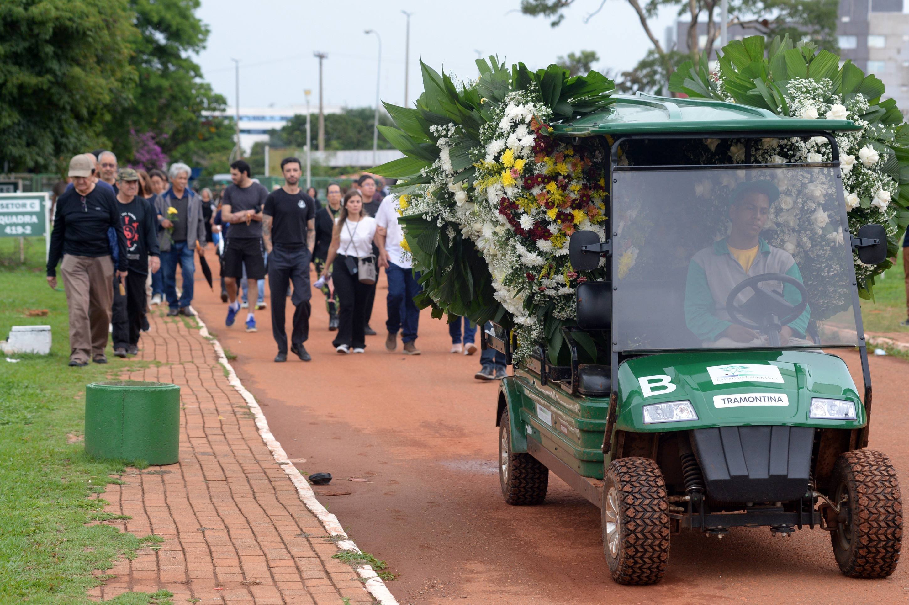  07/12/2025 Crédito: Marcelo Ferreira/CB/D.A Press. Brasil. Brasília - DF -  Centério Campo da Esperança da Asa Sul, enterro do Mestre Woo.