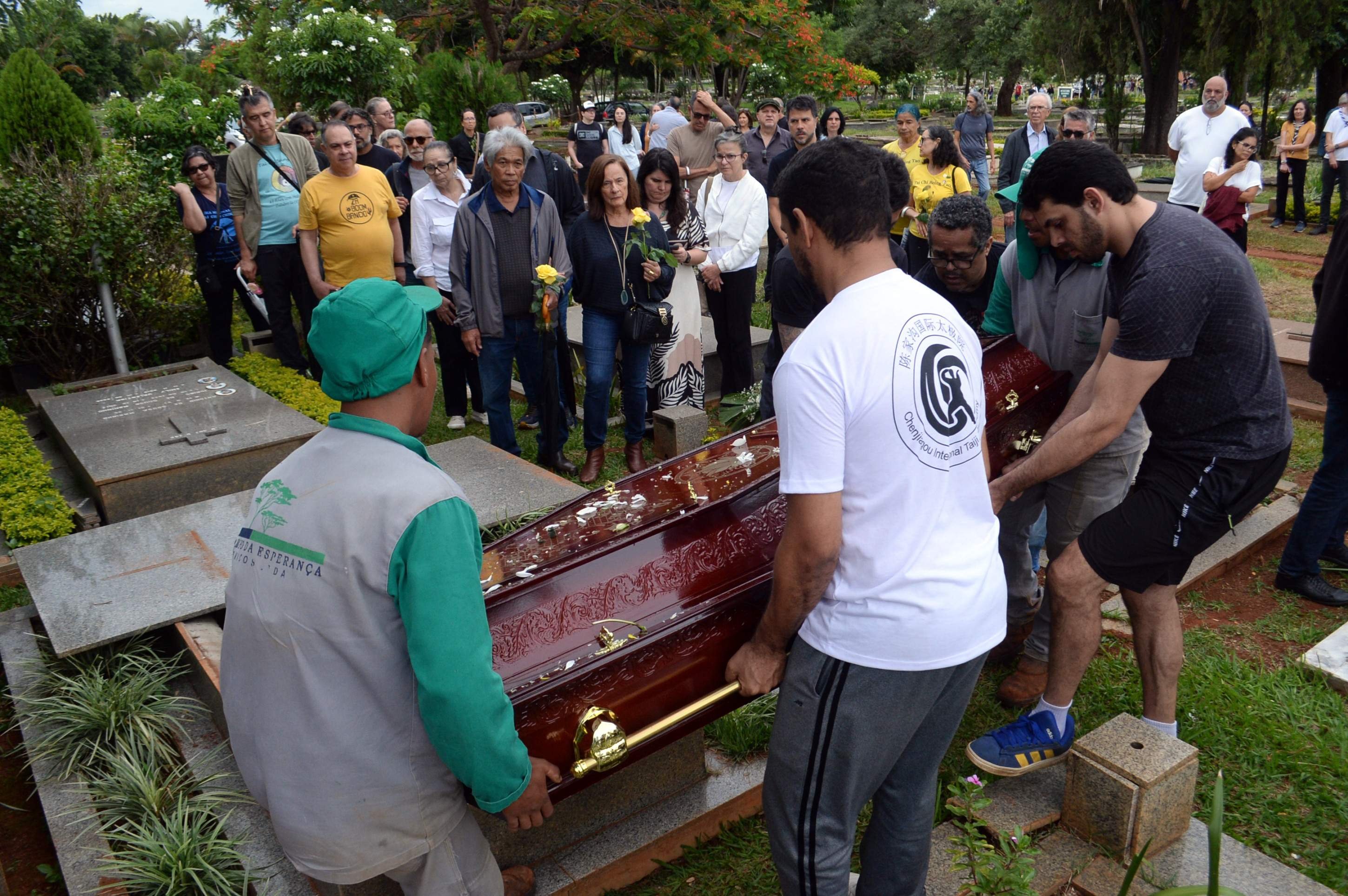  07/12/2025 Crédito: Marcelo Ferreira/CB/D.A Press. Brasil. Brasília - DF -  Centério Campo da Esperança da Asa Sul, enterro do Mestre Woo.
