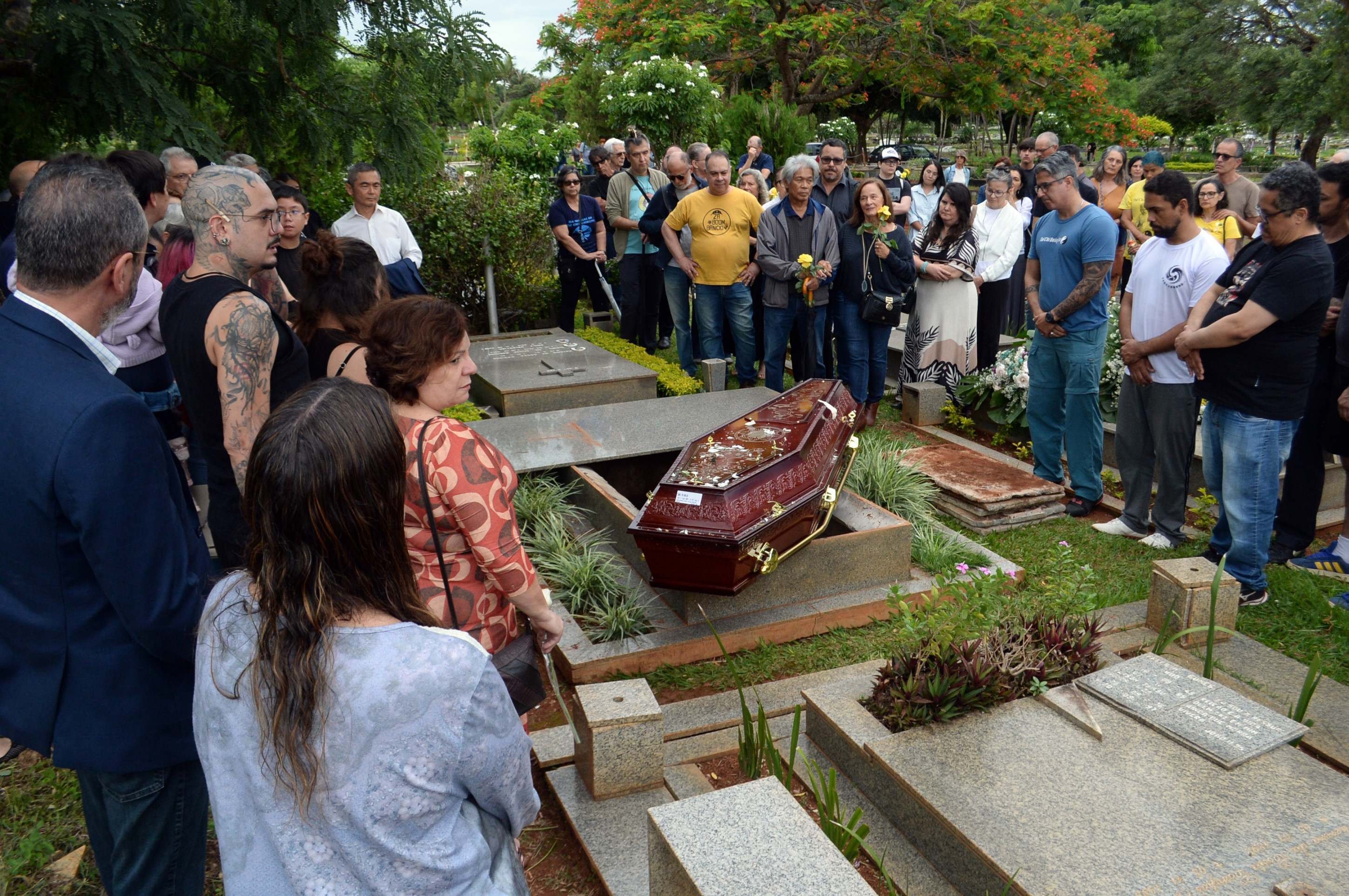  07/12/2025 Crédito: Marcelo Ferreira/CB/D.A Press. Brasil. Brasília - DF -  Centério Campo da Esperança da Asa Sul, enterro do Mestre Woo.