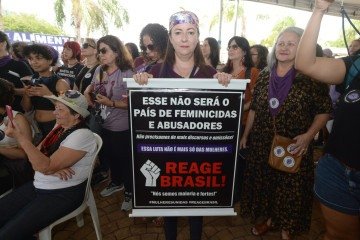 Duzentos movimentos participaram do ato, que reuniu mais de três mil pessoas, segundo a organização - (crédito: Marcelo Ferreira/CB/D.A Press) Duzentos movimentos participaram do ato, que reuniu mais de três mil pessoas, segundo a organização - (crédito: Marcelo Ferreira/CB/D.A Press)