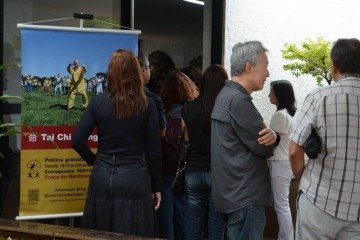 Amigos, parentes, praticantes de tai chi e autoridades deram adeus a Mestre Woo neste domingo (07/12) - (crédito: Marcelo Ferreira CB/DA Press) Amigos, parentes, praticantes de tai chi e autoridades deram adeus a Mestre Woo neste domingo (07/12) - (crédito: Marcelo Ferreira CB/DA Press)