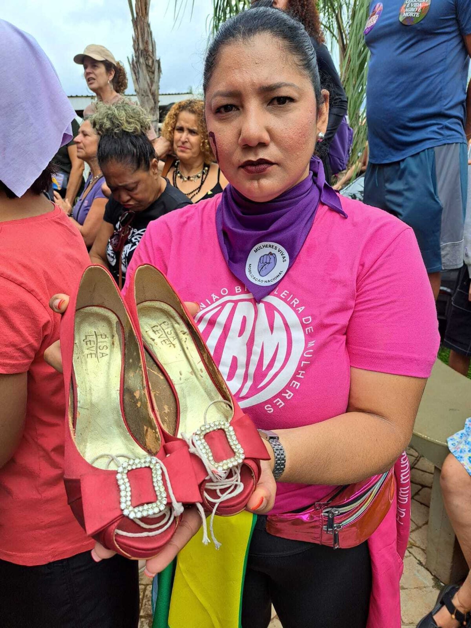 Maria Filha lembrou o simbolismo dos sapatos vermelhos