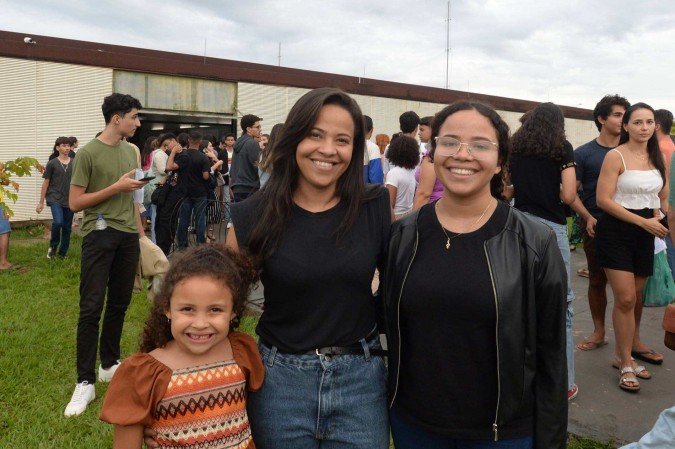  Maria Victória teve o apoio da mãe Rúbia e da irmã mais nova, Alice, após a prova -  (crédito:  Guilherme Felix CB/DA Press)