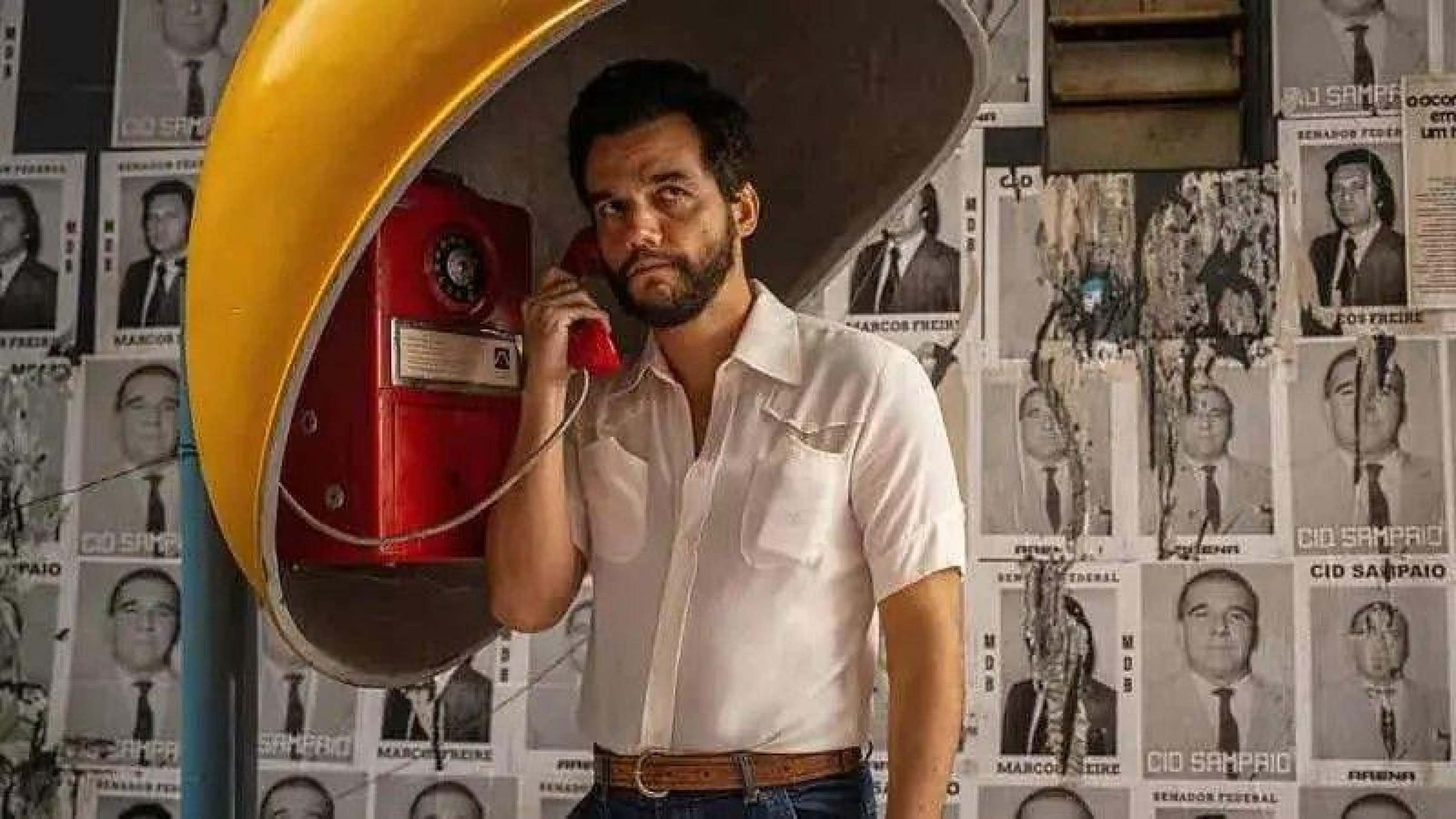 Em 2014, Pelé autografou a cabine de um Orelhão na Avenida Paulista como parte de uma campanha para companhia telefônica - (crédito: AFP via Getty Images) Em 2014, Pelé autografou a cabine de um Orelhão na Avenida Paulista como parte de uma campanha para companhia telefônica - (crédito: AFP via Getty Images)