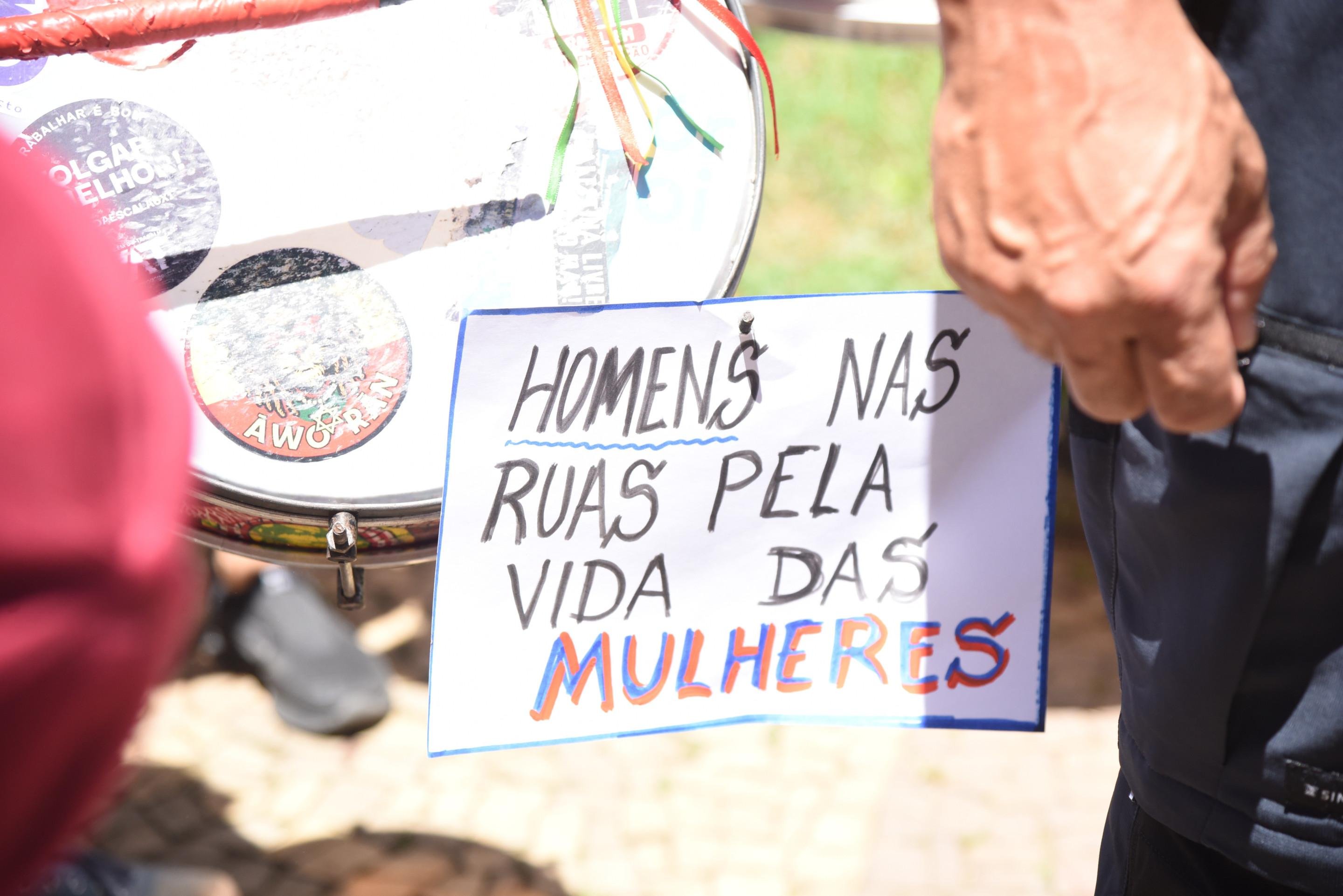  07/12/2025.Credito: Gladyston Rodrigues/EM/D.A Press. Brasil. MG.  Ato Nacional Mulheres Vivas, mobilizacao que toma cidades de todo o pa?s diante da escalada brutal da violencia de genero e contra o feminicido, no Brasil. O protesto comecou na Praca da Raul Soares e seguiu em caminhada pela Avenida Amazonas, ate a Praca da Estacao.       
