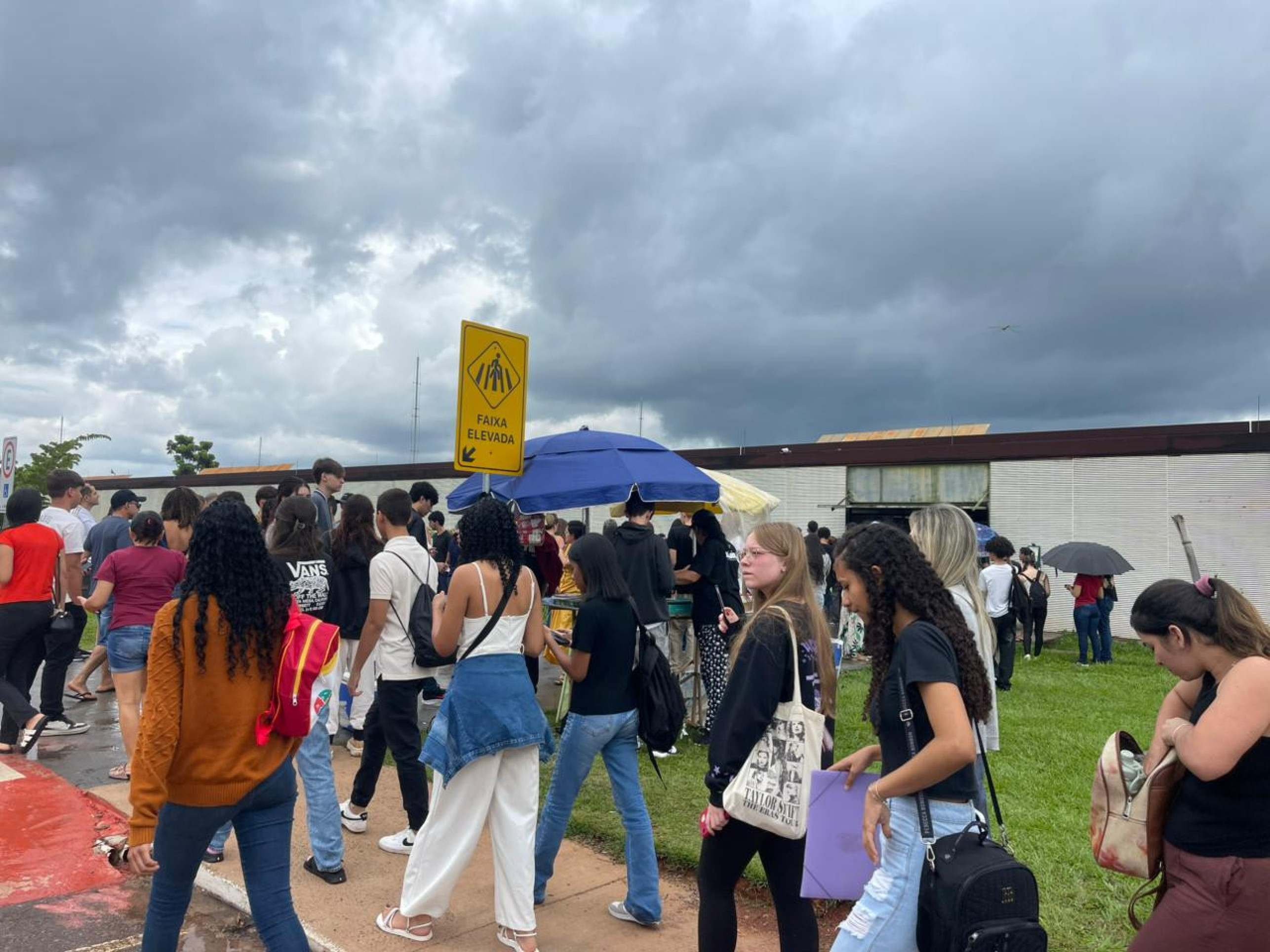 Alunos fazem prova do PAS pela 1ª vez na UnB neste domingo (7/12)