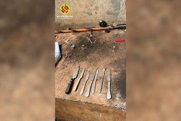 Por medida de segurança, as facas foram entregues às equipes do SLU - (crédito: Divulgação/PMDF) Por medida de segurança, as facas foram entregues às equipes do SLU - (crédito: Divulgação/PMDF)