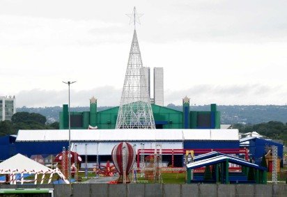V&eacute;spera de Natal no DF tem sol t&iacute;mido, calor e chance de chuva passageira
 -  (crédito:  Ed Alves CB/DA Press) -V&eacute;spera de Natal no DF tem sol t&iacute;mido, calor e chance de chuva passageira
 -  (crédito:  Ed Alves CB/DA Press)