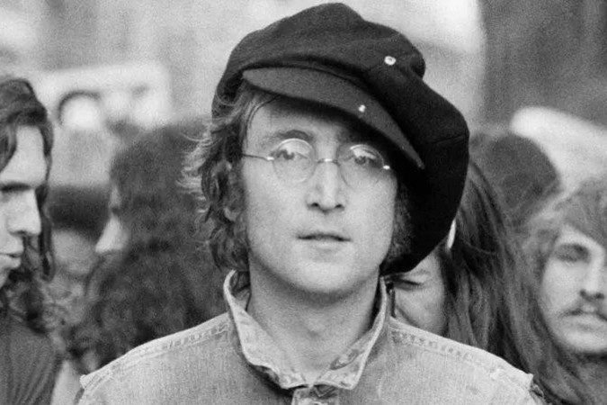 Mark David Chapman atirou em John Lennon enquanto o músico voltava para seu apartamento no Edifício Dakota, em Nova York - (crédito: Reuters) Mark David Chapman atirou em John Lennon enquanto o músico voltava para seu apartamento no Edifício Dakota, em Nova York - (crédito: Reuters)