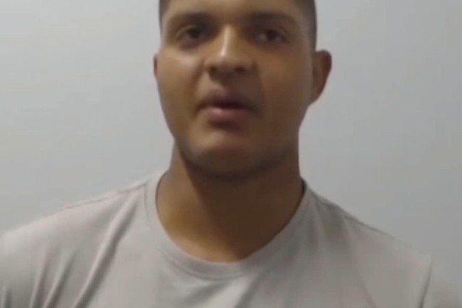 À polícia, soldado preso por assassinar militar narra crime: À polícia, soldado preso por assassinar militar narra crime: