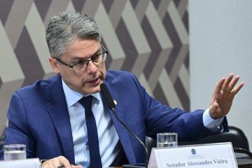 Vieira dá indireta em ministro: 'O sujeito vai a um evento de luxo pago pelo crime organizado e volta para julgar uma ação na Corte Superior' - (crédito: Geraldo Magela/Agência Senado) Vieira dá indireta em ministro: 'O sujeito vai a um evento de luxo pago pelo crime organizado e volta para julgar uma ação na Corte Superior' - (crédito: Geraldo Magela/Agência Senado)