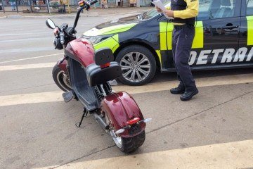 Registro de ciclomotres deverá ser feito no Detran até 31 de dezembro deste ano - (crédito: Thiago Souza/Detran-DF) Registro de ciclomotres deverá ser feito no Detran até 31 de dezembro deste ano - (crédito: Thiago Souza/Detran-DF)