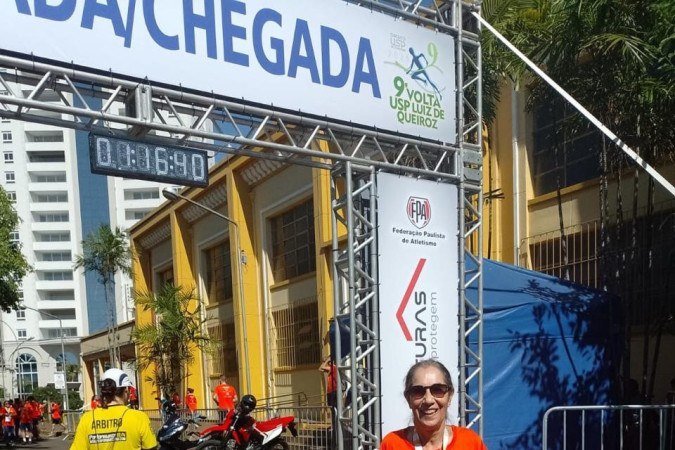 Nícia Dalfré não conseguia amarrar o sapato; depois de ser incluída em uma pesquisa com imunoterapia avançada, caminhada de 5 km