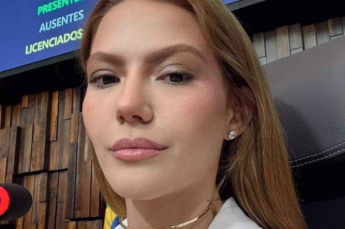 Internautas descobrem que Sarah Poncio é deputada e se revoltam - (crédito: Observatorio dos Famosos) Internautas descobrem que Sarah Poncio é deputada e se revoltam - (crédito: Observatorio dos Famosos)