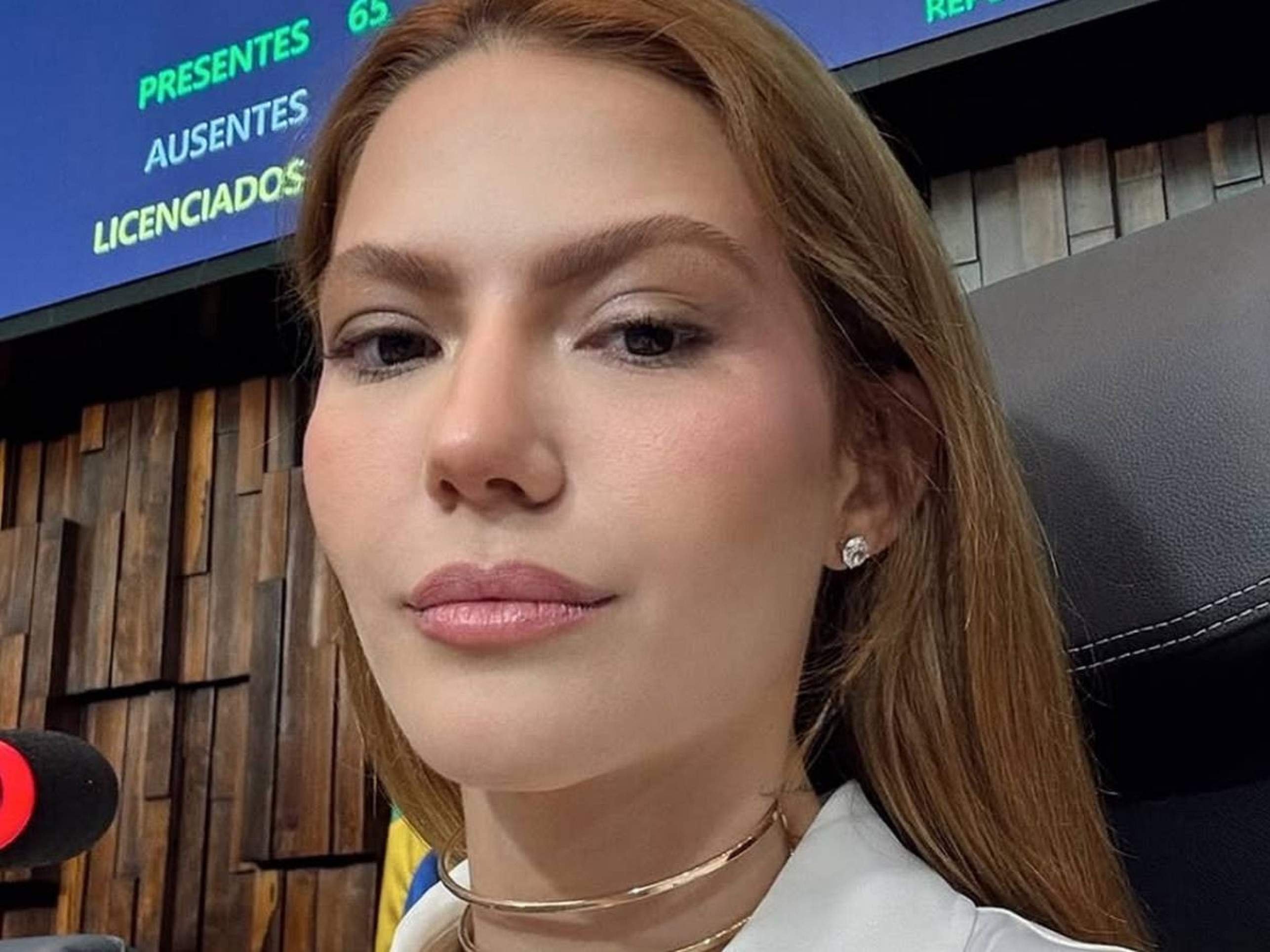 Internautas descobrem que Sarah Poncio é deputada e se revoltam - (crédito: Observatorio dos Famosos) Internautas descobrem que Sarah Poncio é deputada e se revoltam - (crédito: Observatorio dos Famosos)