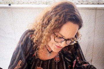 Intérprete de Carranquinha na televisão, Dri Moraes é uma das autoras de livro - (crédito: Divulgação) Intérprete de Carranquinha na televisão, Dri Moraes é uma das autoras de livro - (crédito: Divulgação)