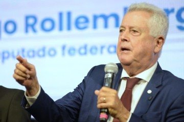 Rollemberg afirmou ainda que o país carece de estratégia de longo prazo e criticou articulações para flexibilizar o licenciamento ambiental

 -  (crédito: crédito: Minervino Júnior/ CB)