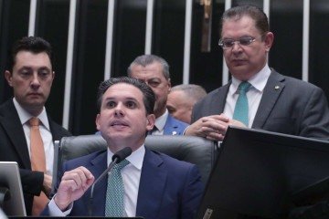 Motta afirmou, nesta madrugada, que houve desrespeito ao Poder Legislativo e que a cadeira da 'presidência não pertence a indivíduos, mas às instituições democráticas' - (crédito: Bruno Spada/Câmara dos Deputados) Motta afirmou, nesta madrugada, que houve desrespeito ao Poder Legislativo e que a cadeira da 'presidência não pertence a indivíduos, mas às instituições democráticas' - (crédito: Bruno Spada/Câmara dos Deputados)