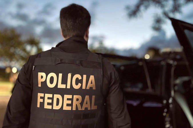 Segundo a investigação dos agentes, o aliciamento era feito com promessas de altos ganhos e viagens financiadas - (crédito: Divulgação / PF) Segundo a investigação dos agentes, o aliciamento era feito com promessas de altos ganhos e viagens financiadas - (crédito: Divulgação / PF)