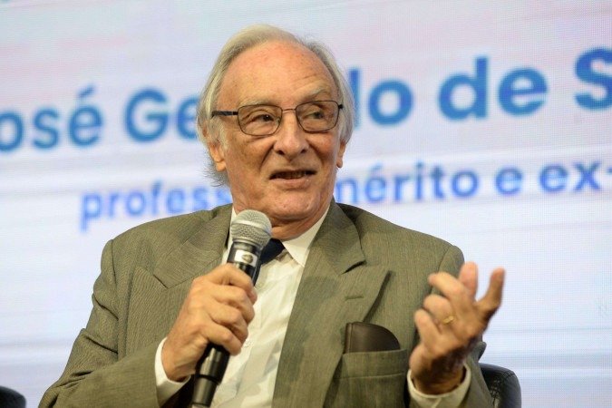  10/12/2025. Crédito: Minervino Júnior/CB/D.A Press. Brasil.  Brasilia - DF. Desafios 2026 democracia, desenvolvimento e justiça social no Brasil. José Geraldo ex reitor da UNB