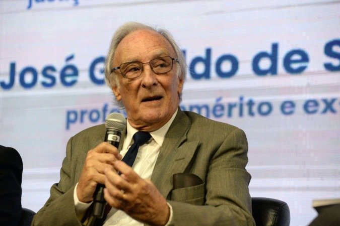  10/12/2025. Crédito: Minervino Júnior/CB/D.A Press. Brasil.  Brasilia - DF. Desafios 2026 democracia, desenvolvimento e justiça social no Brasil. José Geraldo ex reitor da UNB