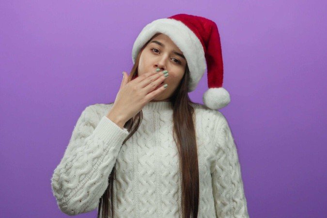 O cansaço que se intensifica em dezembro reflete o acúmulo de pressões emocionais, sociais e físicas ao longo do ano (Imagem: Krakenimages.com | Shutterstock) - (crédito: EdiCase) O cansaço que se intensifica em dezembro reflete o acúmulo de pressões emocionais, sociais e físicas ao longo do ano (Imagem: Krakenimages.com | Shutterstock) - (crédito: EdiCase)