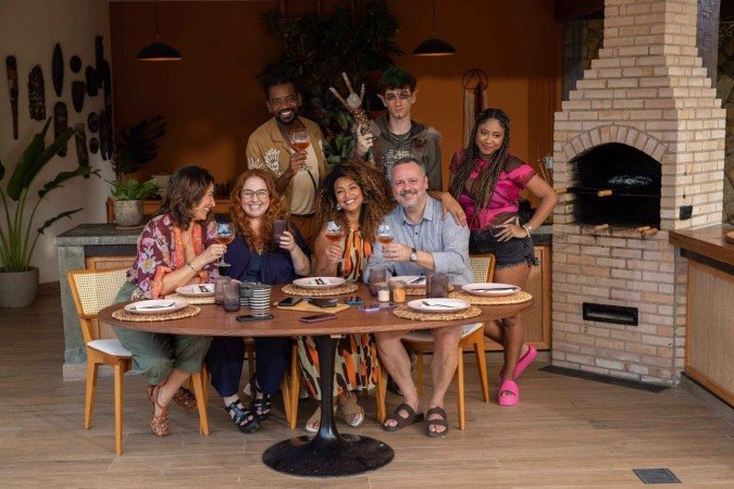 Perfeitos desconhecidos junta, na realidade, um grupo de convivas para lá de íntimos - (crédito: Desirée do Valle) Perfeitos desconhecidos junta, na realidade, um grupo de convivas para lá de íntimos - (crédito: Desirée do Valle)