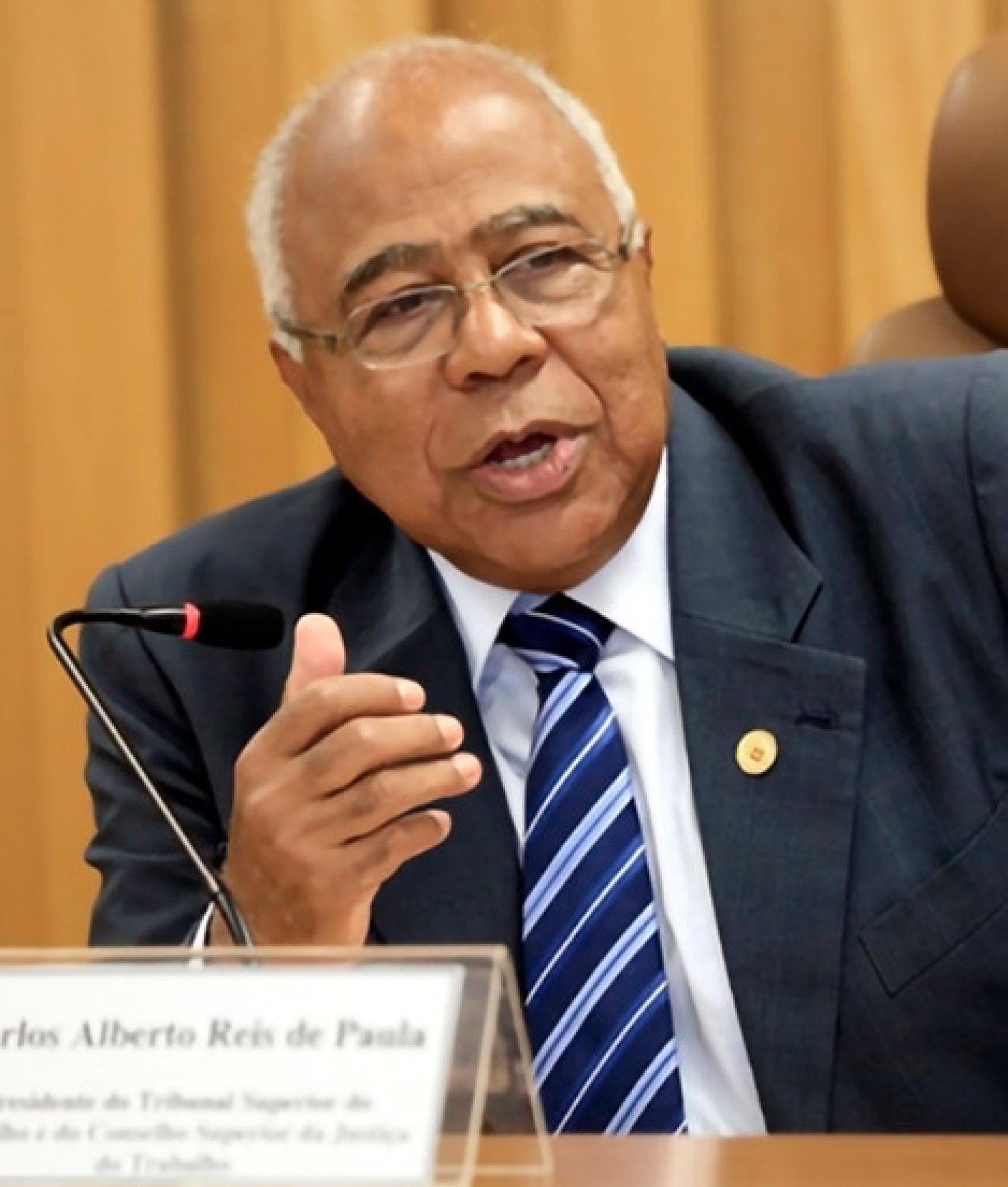 Ministro aposentado do TST Carlos Alberto Reis de Paula