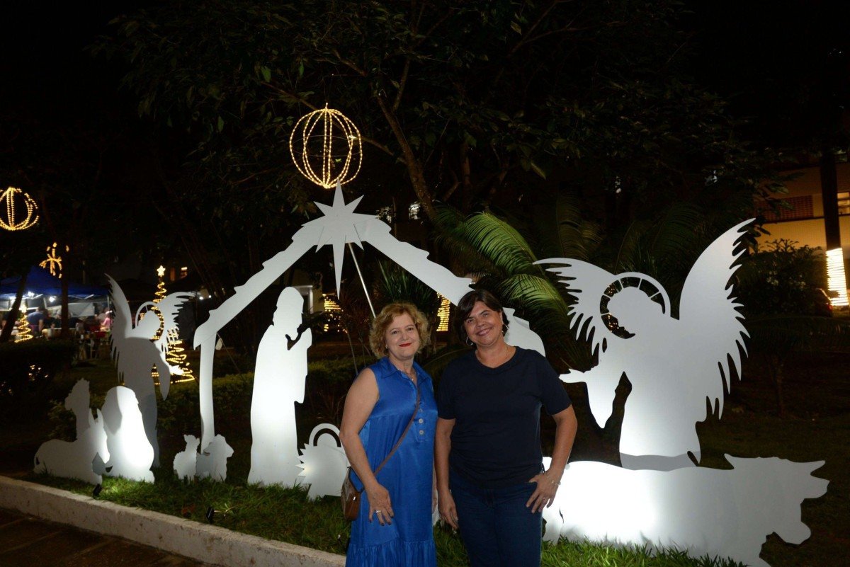 Leda (E) e Val&eacute;ria: respons&aacute;veis por iluminar a 211 Sul