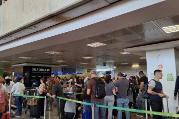 Chuvas atingiram a cidade de São Paulo e diversos voos foram afetados; Empresas estão tentando realocar passageiros - (crédito: Laíza Ribeiro/CB/DA Press) Chuvas atingiram a cidade de São Paulo e diversos voos foram afetados; Empresas estão tentando realocar passageiros - (crédito: Laíza Ribeiro/CB/DA Press)