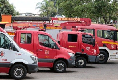 Marquise desaba em pr&eacute;dio comercial de Ceil&acirc;ndia
 -  (crédito: Divulga&ccedil;&atilde;o) -Marquise desaba em pr&eacute;dio comercial de Ceil&acirc;ndia
 -  (crédito: Divulga&ccedil;&atilde;o)