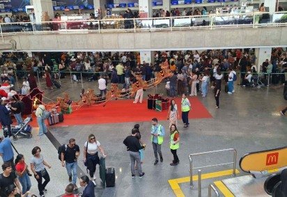 Vários voos do Aeroporto de Brasília foram cancelados pelas condições climáticas após um ciclone atingir São Paulo -  (crédito: Foto: Davi Cruz/CB/DA Press) -Vários voos do Aeroporto de Brasília foram cancelados pelas condições climáticas após um ciclone atingir São Paulo -  (crédito: Foto: Davi Cruz/CB/DA Press)