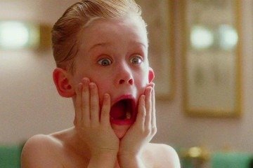 Do fenômeno Macaulay Culkin às carreiras premiadas e perdas marcantes, o elenco completa 35 anos de história - (crédito: Reprodução ) Do fenômeno Macaulay Culkin às carreiras premiadas e perdas marcantes, o elenco completa 35 anos de história - (crédito: Reprodução )