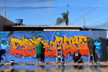 Brazlândia amplia ações para apagar símbolos do PCC e ocupar muros com arte
 -  (crédito: Divulgação/PCDF) -Brazlândia amplia ações para apagar símbolos do PCC e ocupar muros com arte
 -  (crédito: Divulgação/PCDF)