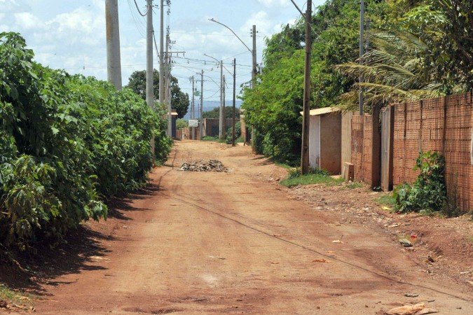  12/12/2025 Crédito: Marcelo Ferreira/CB/D.A Press. Brasil. Brasília - DF -  Rua sem asfalto em Sol Nascente, Fazendinha conjunto 01 -  (crédito:  Marcelo Ferreira/CB/D.A Press)