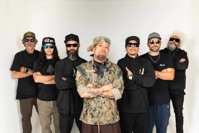 A banda Jah Live é composta por Tribak Reys (voz), Bruno Xavier (baixo), Martin Barreiro (bateria), Rodney Silveira (guitarra), Richelmy Oliveira (percussão), Thiago Xavier (guitarra) e Herik Marcos (teclados) - (crédito: Divulgação) A banda Jah Live é composta por Tribak Reys (voz), Bruno Xavier (baixo), Martin Barreiro (bateria), Rodney Silveira (guitarra), Richelmy Oliveira (percussão), Thiago Xavier (guitarra) e Herik Marcos (teclados) - (crédito: Divulgação)