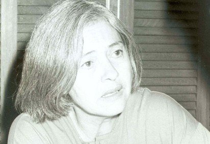 A poeta Adélia Prado em foto de arquivo do jornal Estado de Minas, nos anos 1980 -  (crédito: Arquivo EM ) -A poeta Adélia Prado em foto de arquivo do jornal Estado de Minas, nos anos 1980 -  (crédito: Arquivo EM )