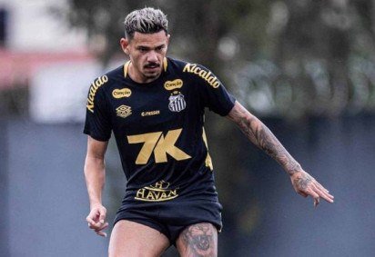 Tiquinho Sores durante treinamento do Santos na temporada 2025 -  (crédito: Foto: Raul Baretta/ Santos FC.) -Tiquinho Sores durante treinamento do Santos na temporada 2025 -  (crédito: Foto: Raul Baretta/ Santos FC.)