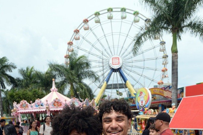 Isabela Chaves e Henrique Isar 