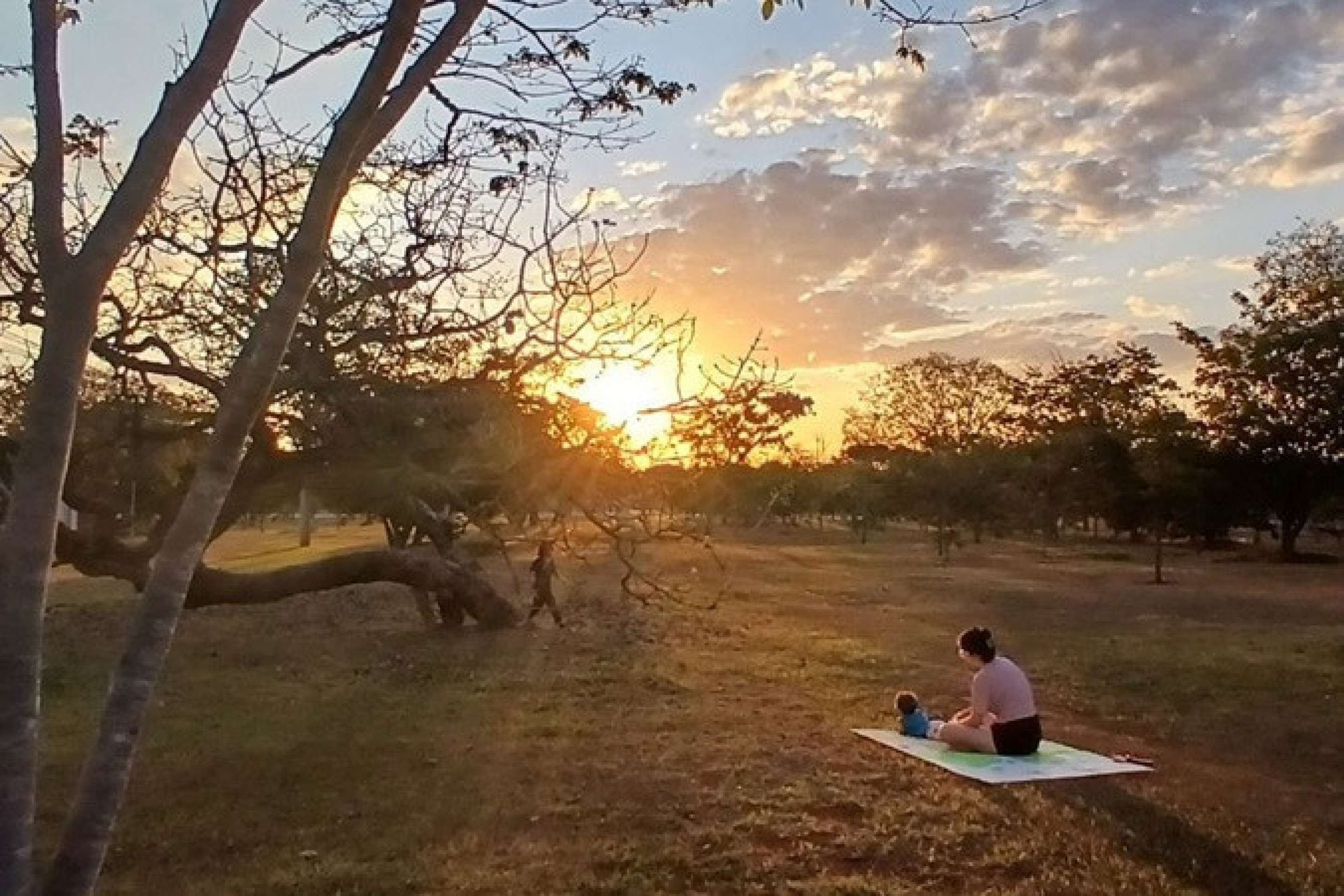 P&ocirc;r do sol no Parque Ecol&oacute;gico das Sucupiras