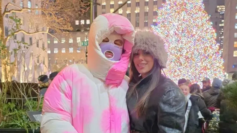 Neymar usa disfarce inusitado para andar por pontos turísticos de Nova York -  (crédito: Reprodução/Neymar Jr)