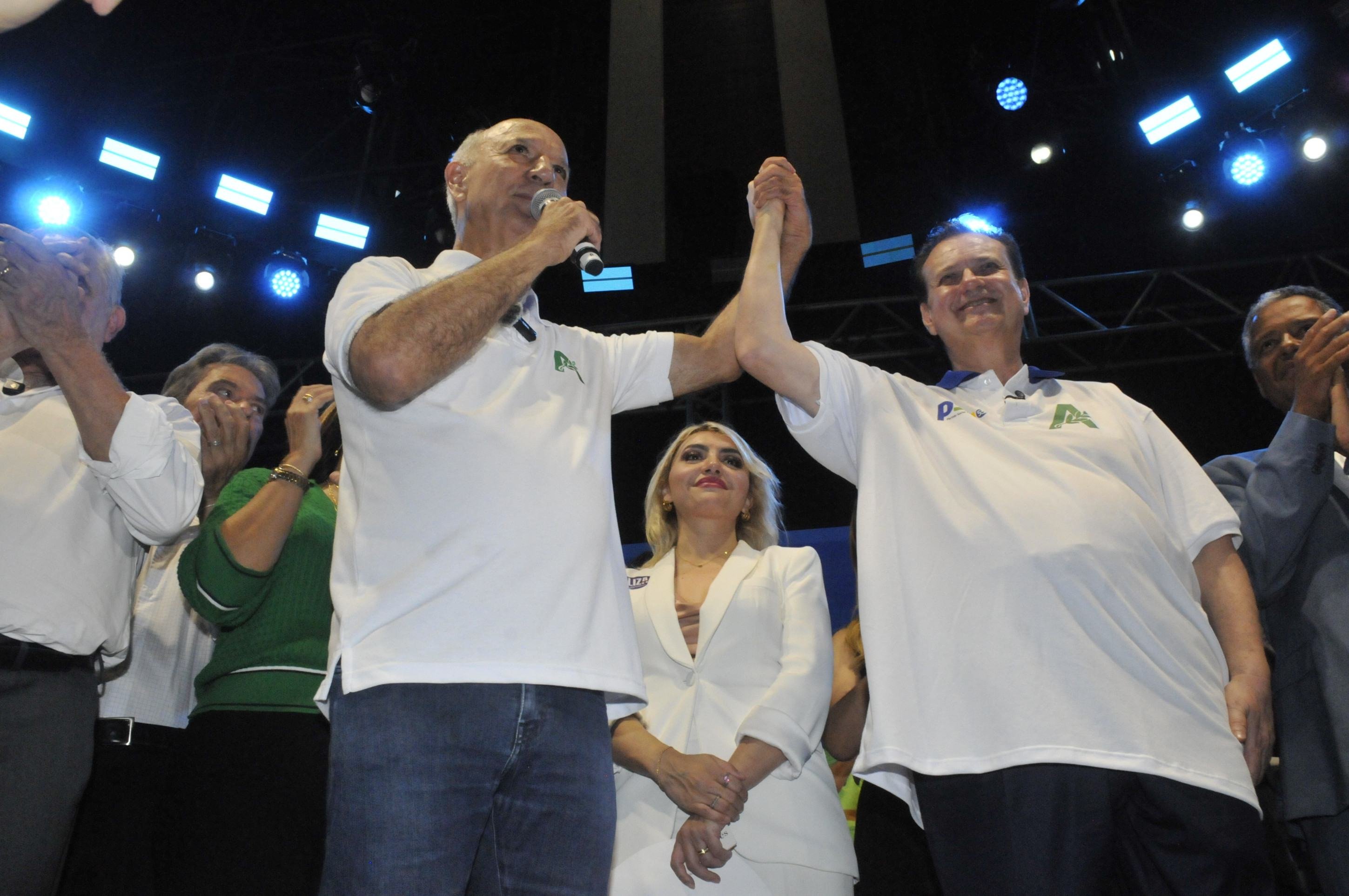 Justiça Eleitoral manda suspender ato com boneco de Arruda