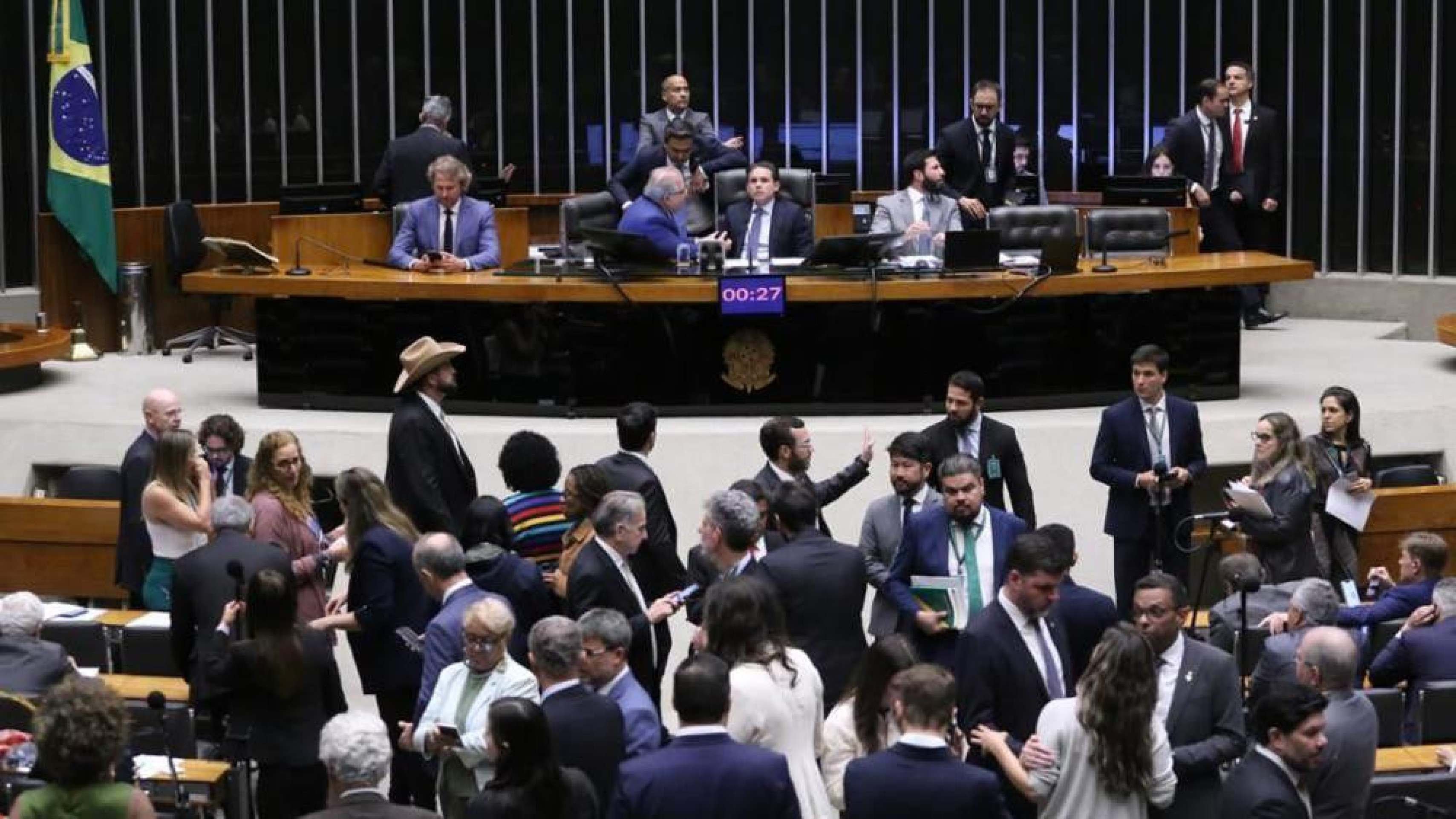 Rey estuda há 15 anos o fortalecimento do Congresso e prepara um livro sobre a presidência da Câmara - (crédito: Reprodução/Instagram/@naia.dandrea_arte) Rey estuda há 15 anos o fortalecimento do Congresso e prepara um livro sobre a presidência da Câmara - (crédito: Reprodução/Instagram/@naia.dandrea_arte)