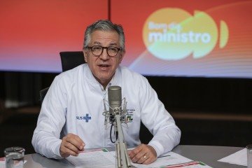 Ministro comemorou mobilização inédita, que ampliou o funcionamento hospitalar aos sábados e domingos -  (crédito:  Joédson Alves/Agência Brasil)