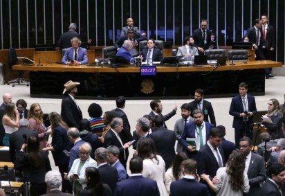 Rey estuda há 15 anos o fortalecimento do Congresso e prepara um livro sobre a presidência da Câmara -  (crédito: Reprodução/Instagram/@naia.dandrea_arte) -Rey estuda há 15 anos o fortalecimento do Congresso e prepara um livro sobre a presidência da Câmara -  (crédito: Reprodução/Instagram/@naia.dandrea_arte)