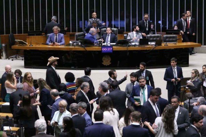 Rey estuda há 15 anos o fortalecimento do Congresso e prepara um livro sobre a presidência da Câmara - (crédito: Reprodução/Instagram/@naia.dandrea_arte) Rey estuda há 15 anos o fortalecimento do Congresso e prepara um livro sobre a presidência da Câmara - (crédito: Reprodução/Instagram/@naia.dandrea_arte)